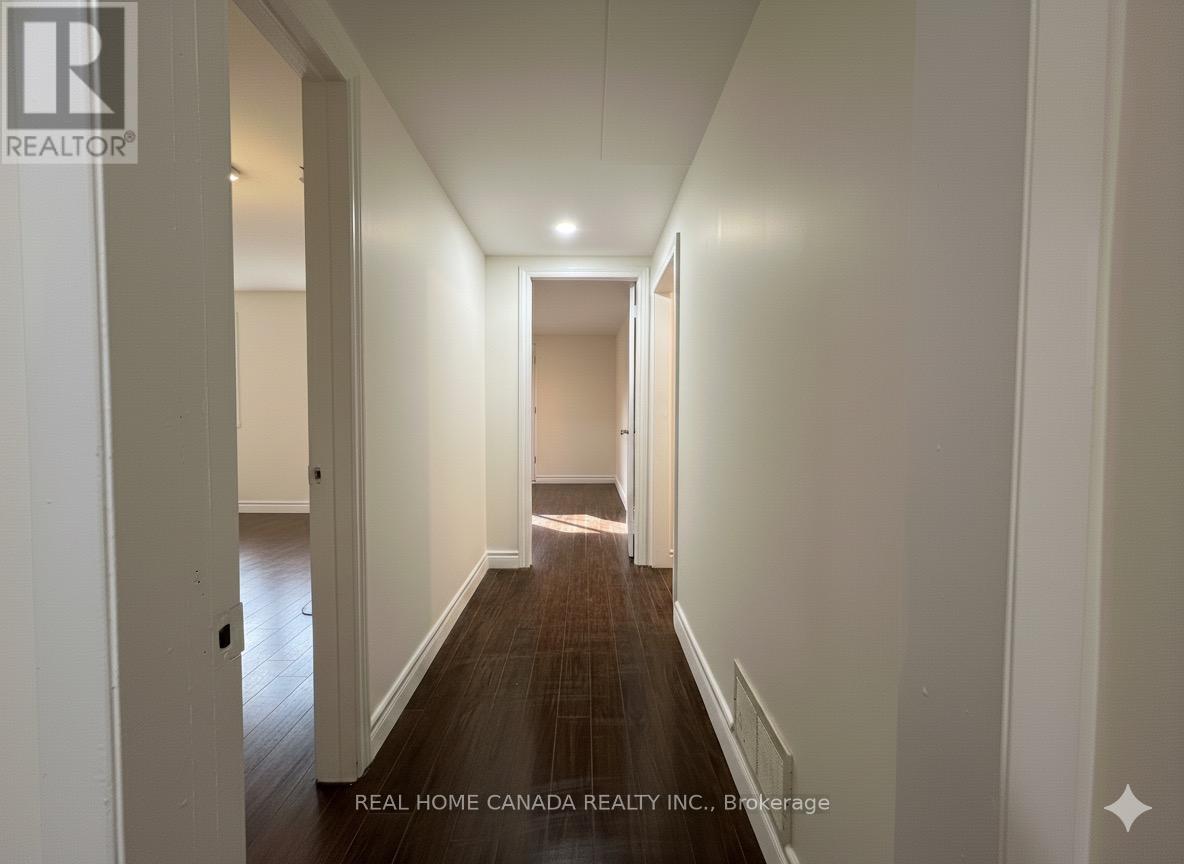 242 Fairglen Avenue, Toronto, Ontario  M1W 1B1 - Photo 5 - E12549922