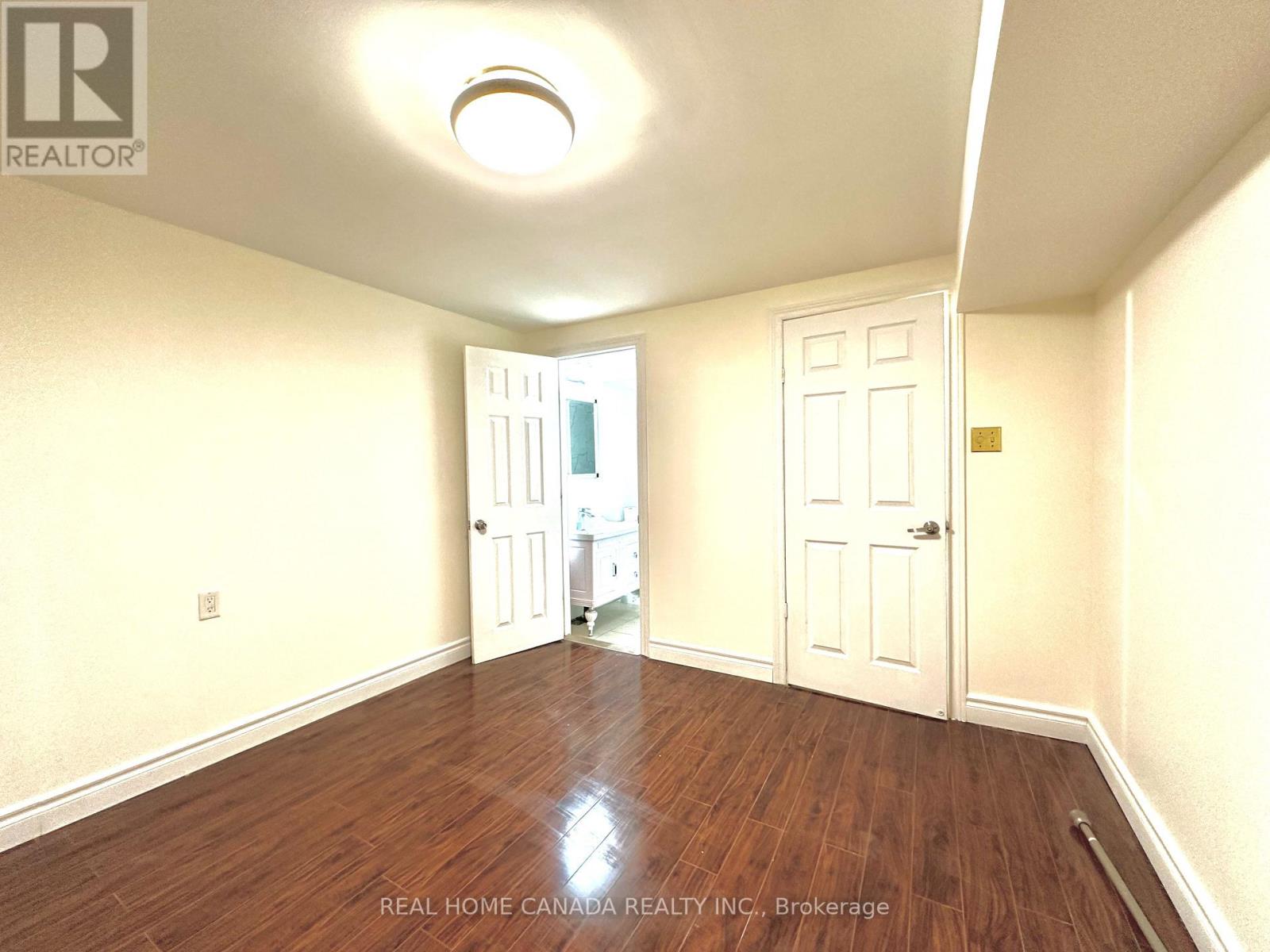 242 Fairglen Avenue, Toronto, Ontario  M1W 1B1 - Photo 7 - E12549922