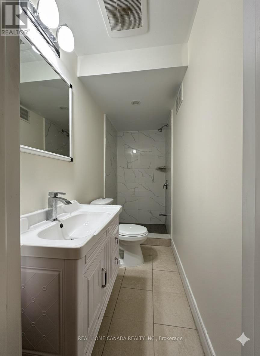 242 Fairglen Avenue, Toronto, Ontario  M1W 1B1 - Photo 8 - E12549922