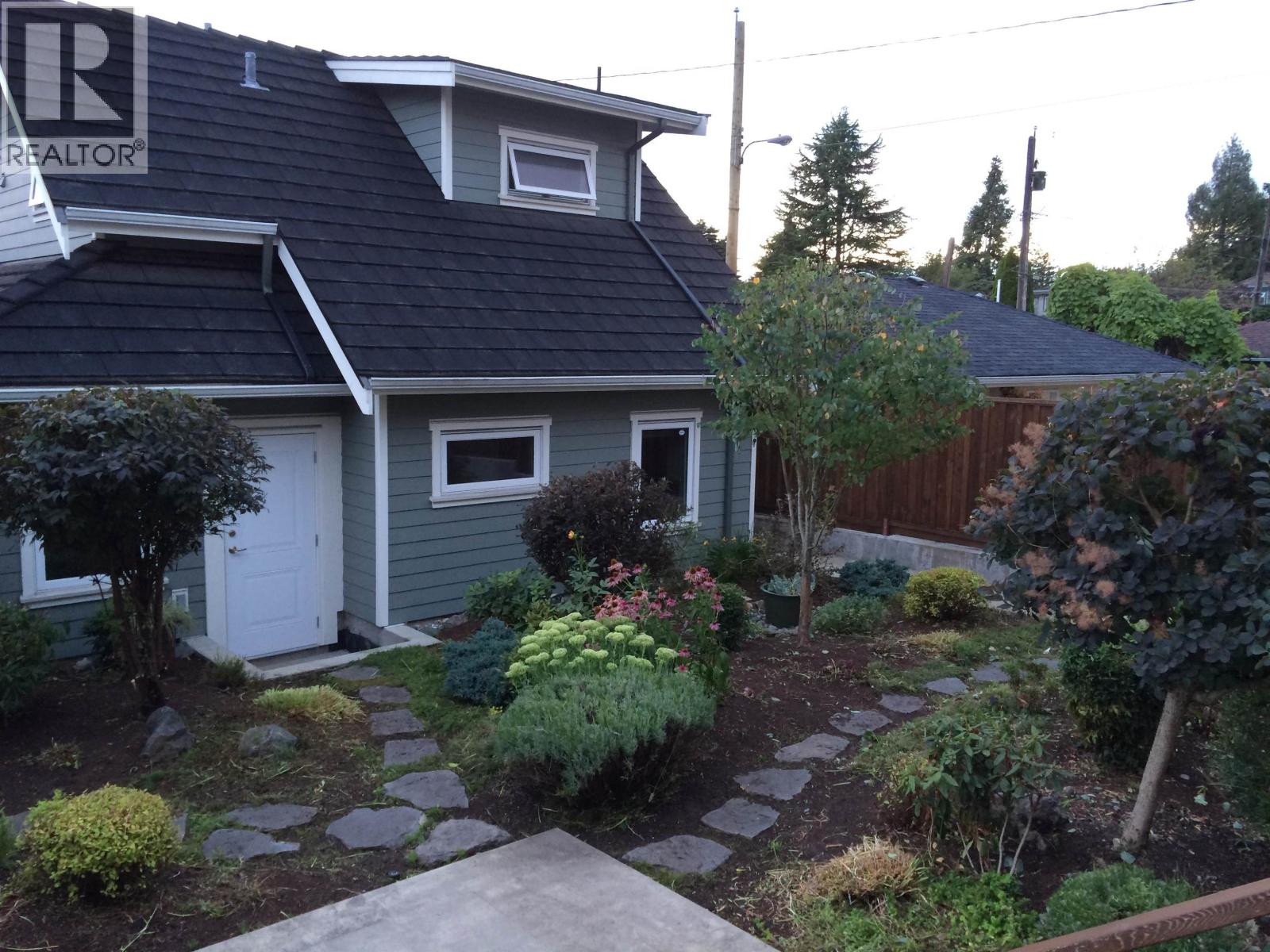 Laneway House 2xx W 46 Street, Vancouver, British Columbia  V5Y 2X3 - Photo 2 - R3067759