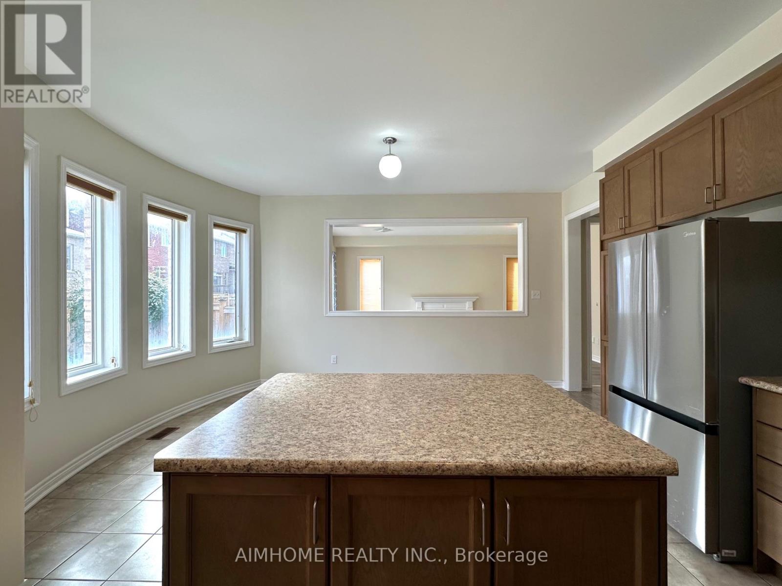 1171 Mctavish Drive, Newmarket, Ontario  L3X 0A8 - Photo 14 - N12549916