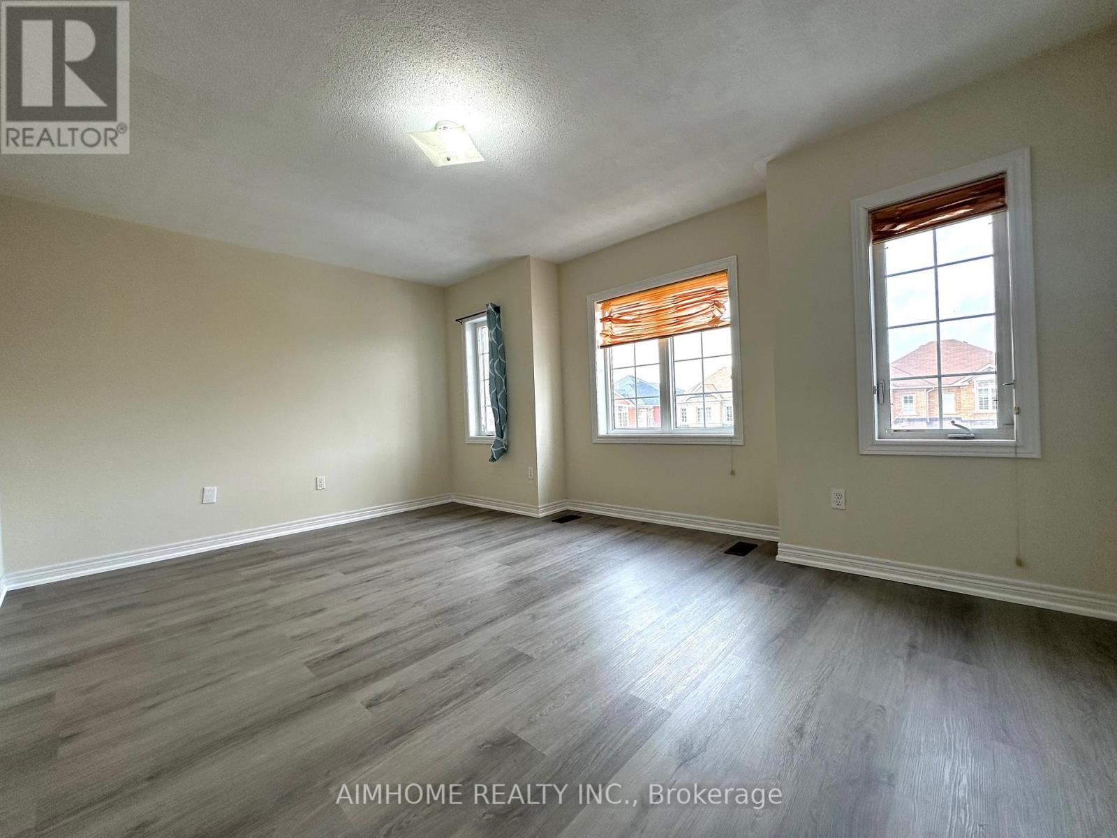 1171 Mctavish Drive, Newmarket, Ontario  L3X 0A8 - Photo 27 - N12549916