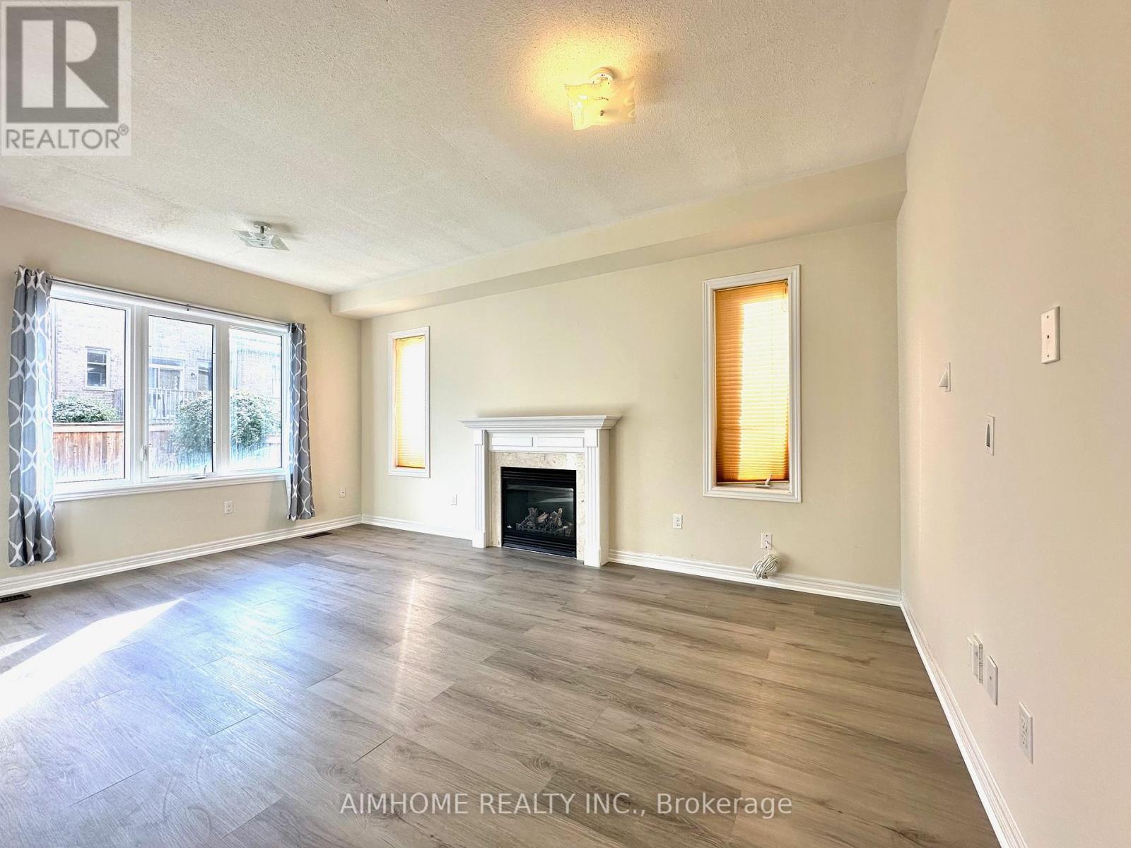 1171 Mctavish Drive, Newmarket, Ontario  L3X 0A8 - Photo 6 - N12549916