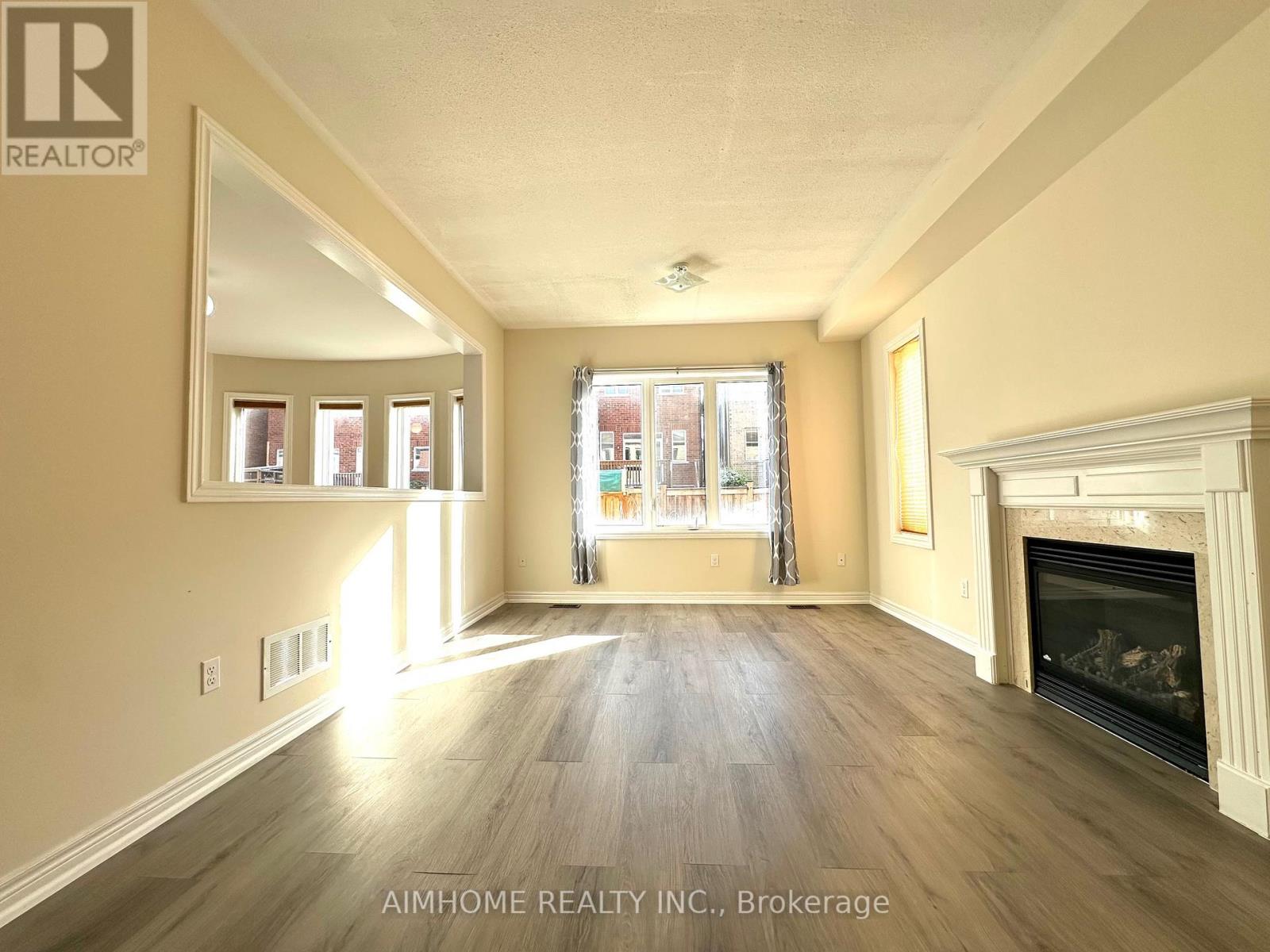 1171 Mctavish Drive, Newmarket, Ontario  L3X 0A8 - Photo 7 - N12549916