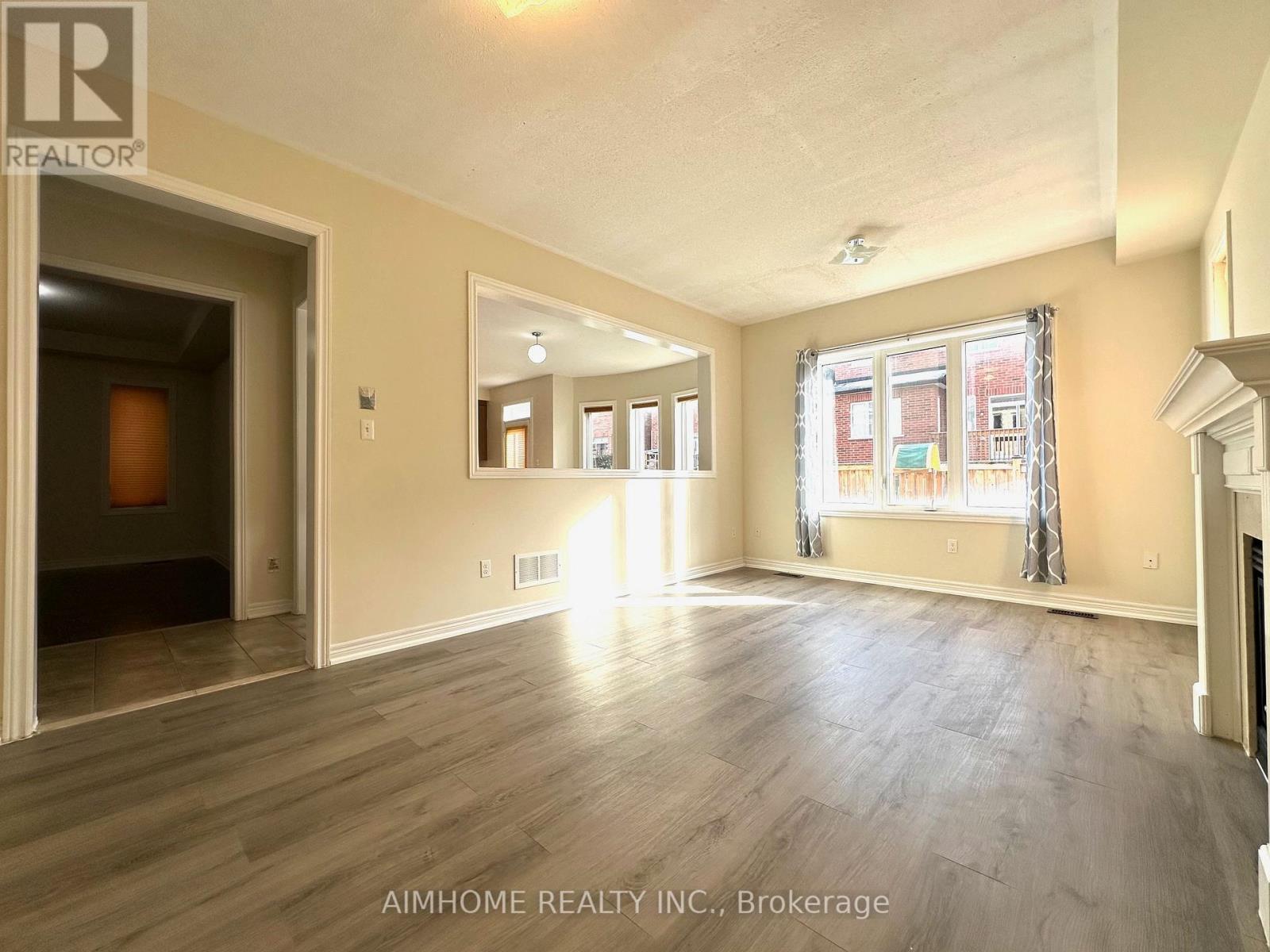 1171 Mctavish Drive, Newmarket, Ontario  L3X 0A8 - Photo 8 - N12549916