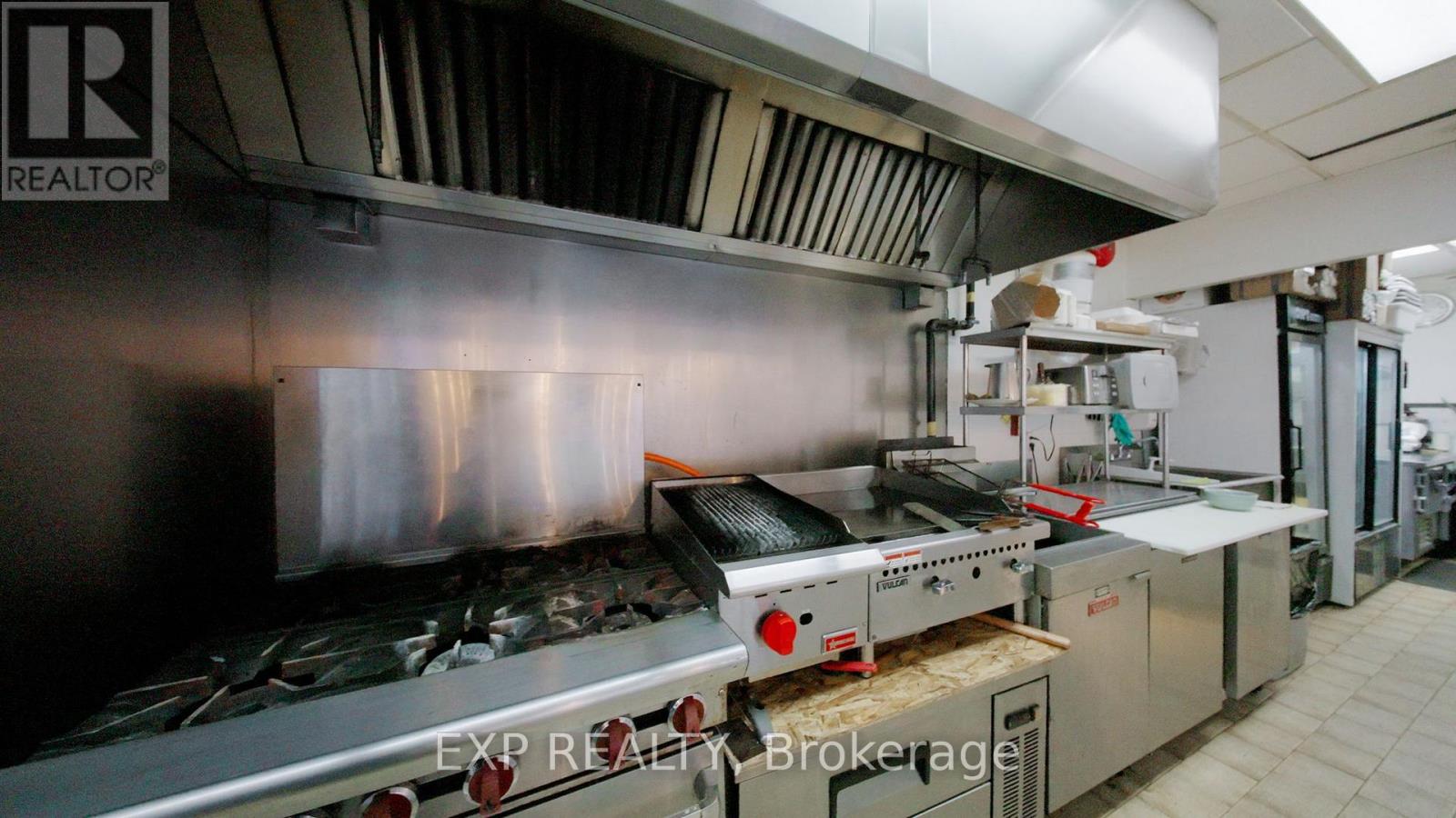 4 - 146 Citation Drive, Vaughan, Ontario L4K 2S8 - Photo 14 - N12549918