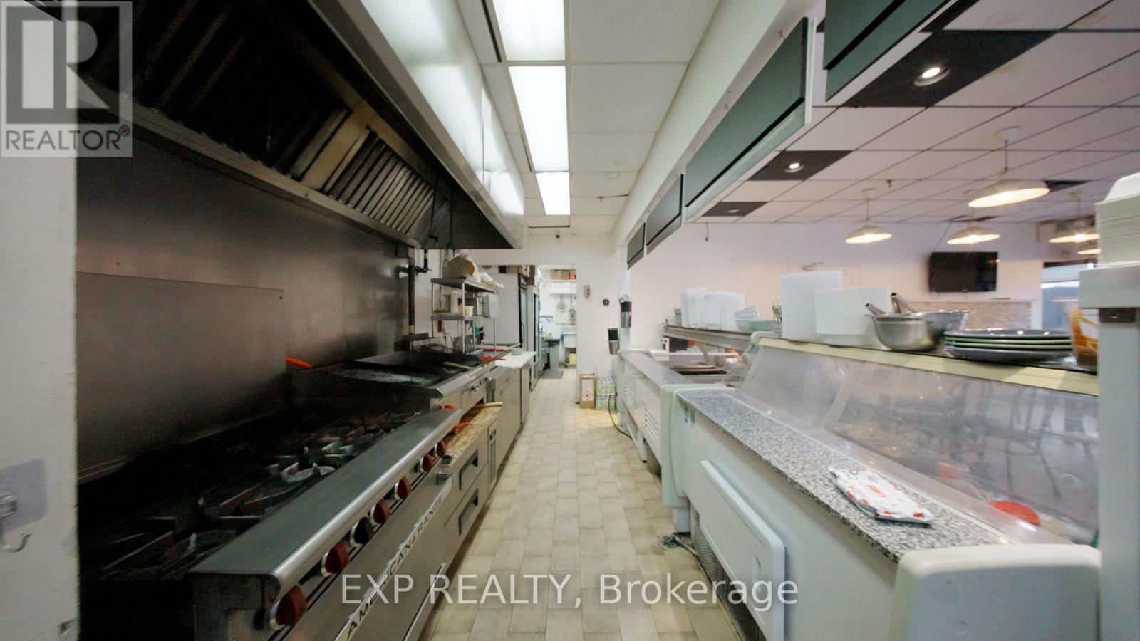 4 - 146 Citation Drive, Vaughan, Ontario L4K 2S8 - Photo 8 - N12549918