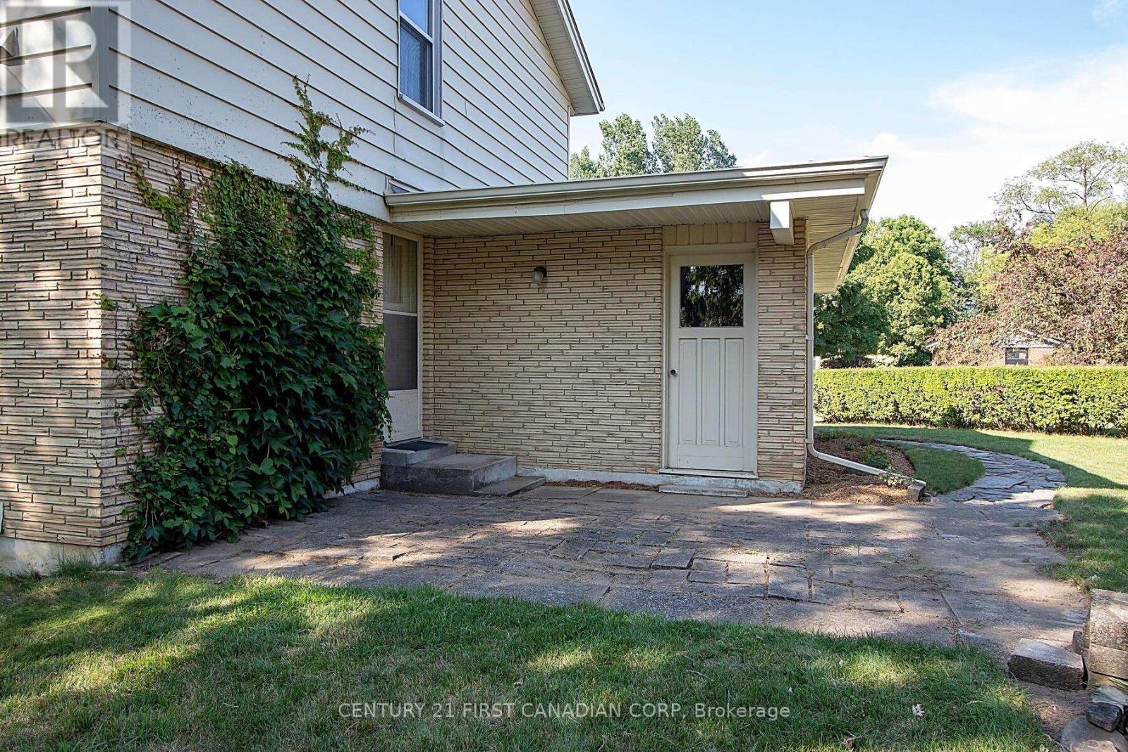 42 Naomee Crescent, London North, Ontario  N6H 3T4 - Photo 23 - X12549928