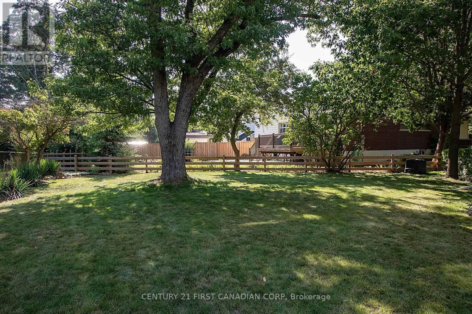 42 Naomee Crescent, London North, Ontario  N6H 3T4 - Photo 24 - X12549928