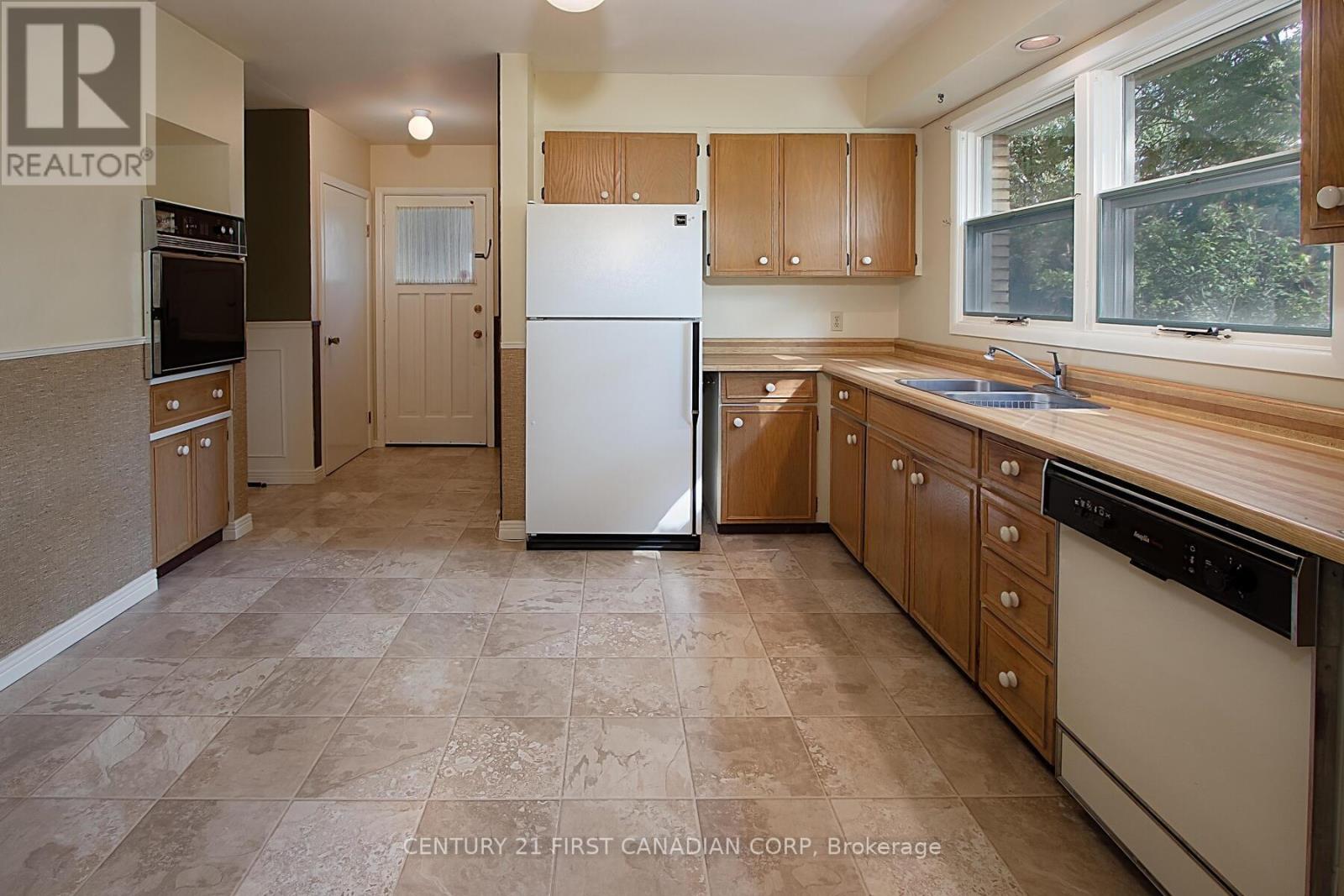 42 Naomee Crescent, London North, Ontario  N6H 3T4 - Photo 9 - X12549928