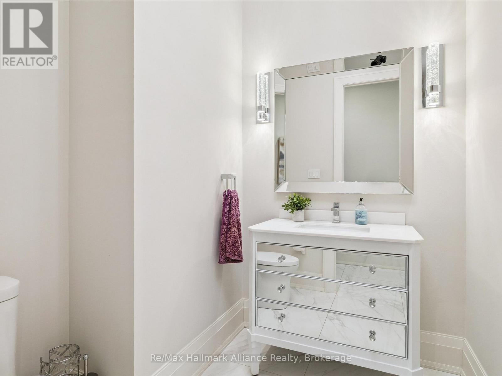 2032 Deramore Drive, Oakville, Ontario L6J 2P5 - Photo 17 - W12549952