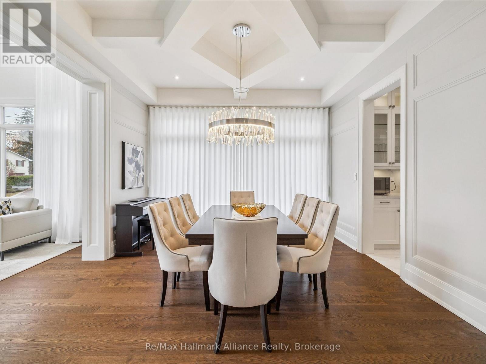 2032 Deramore Drive, Oakville, Ontario L6J 2P5 - Photo 5 - W12549952