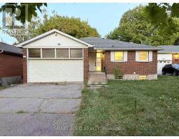 81 MAXOME AVENUE, Toronto, Ontario