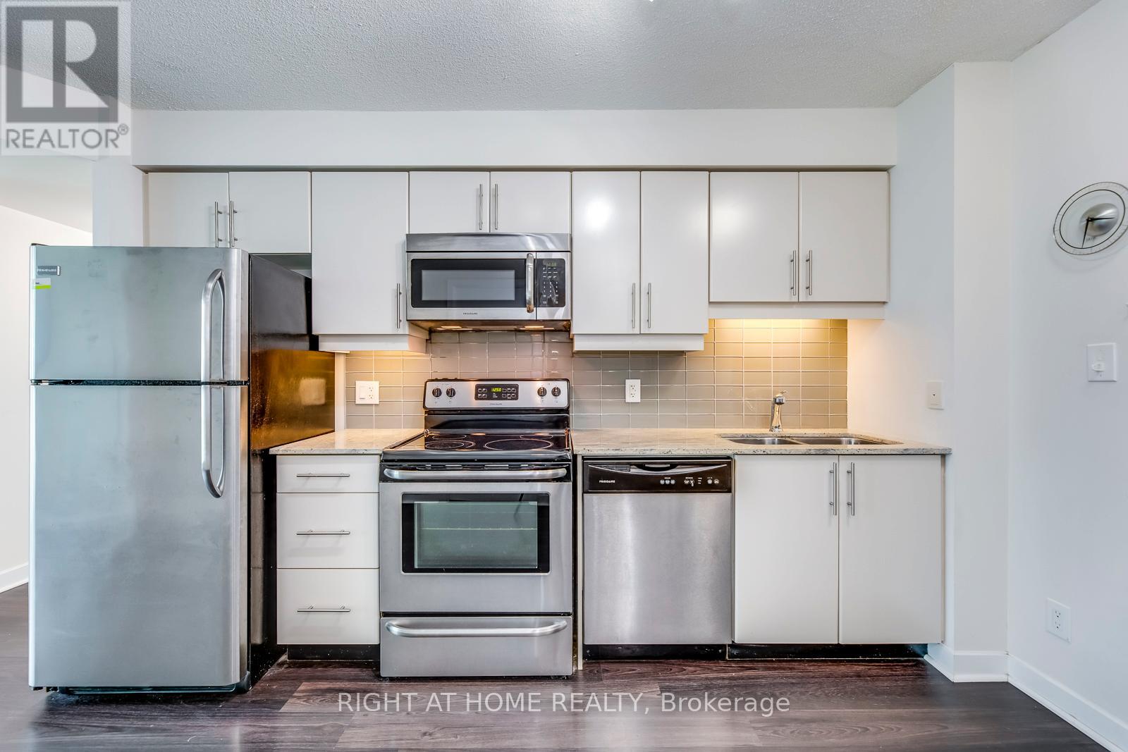 1405 - 33 Bay Street, Toronto, Ontario  M5J 2Z3 - Photo 12 - C12549938