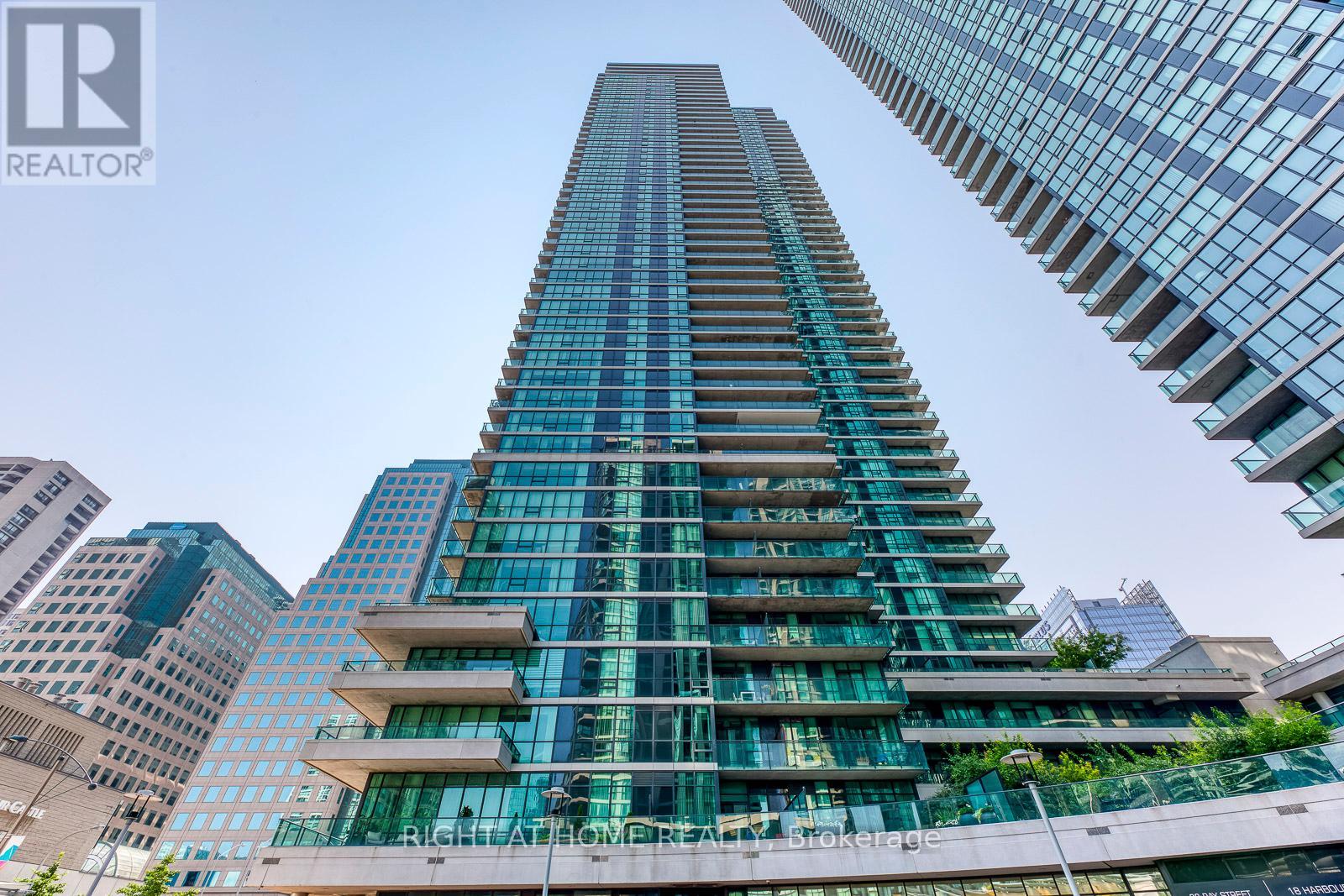 1405 - 33 Bay Street, Toronto, Ontario  M5J 2Z3 - Photo 2 - C12549938