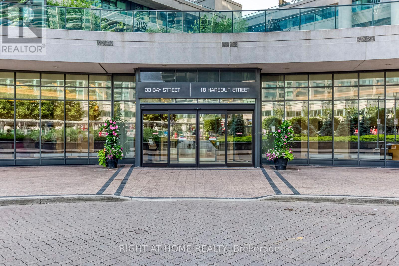 1405 - 33 Bay Street, Toronto, Ontario  M5J 2Z3 - Photo 3 - C12549938