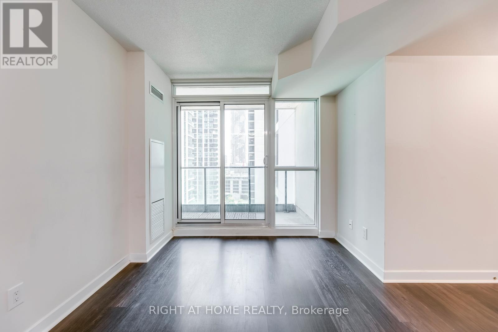 1405 - 33 Bay Street, Toronto, Ontario  M5J 2Z3 - Photo 5 - C12549938