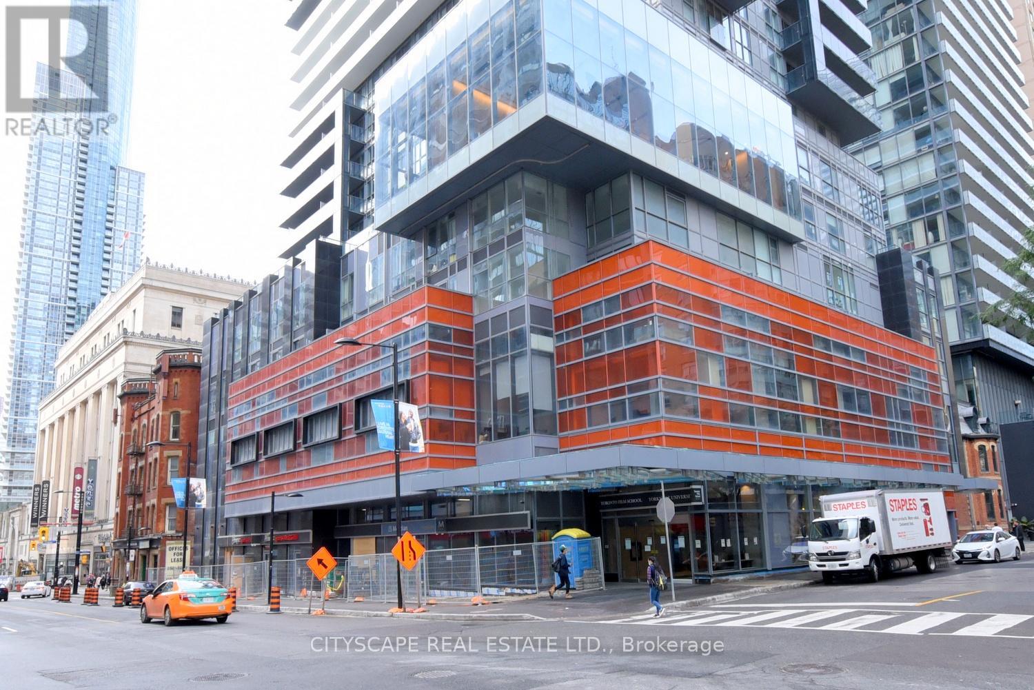 5712 - 7 GRENVILLE STREET, Toronto, Ontario