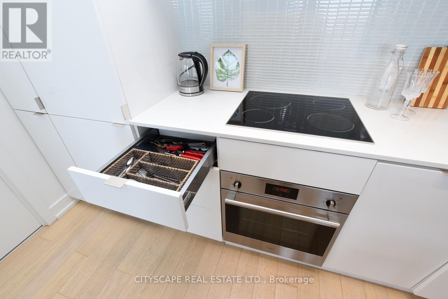 5712 - 7 Grenville Street, Toronto, Ontario M4Y 0E9 - Photo 9 - C12549948