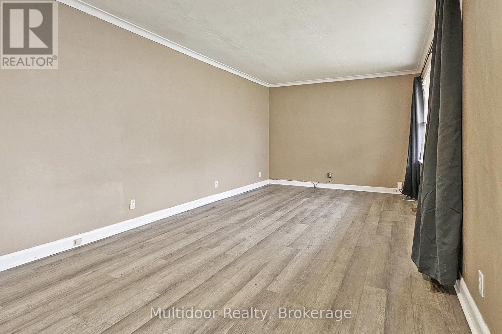 Main - 320 Elgin Street W, Oshawa, Ontario  L1J 2P3 - Photo 4 - E12549954