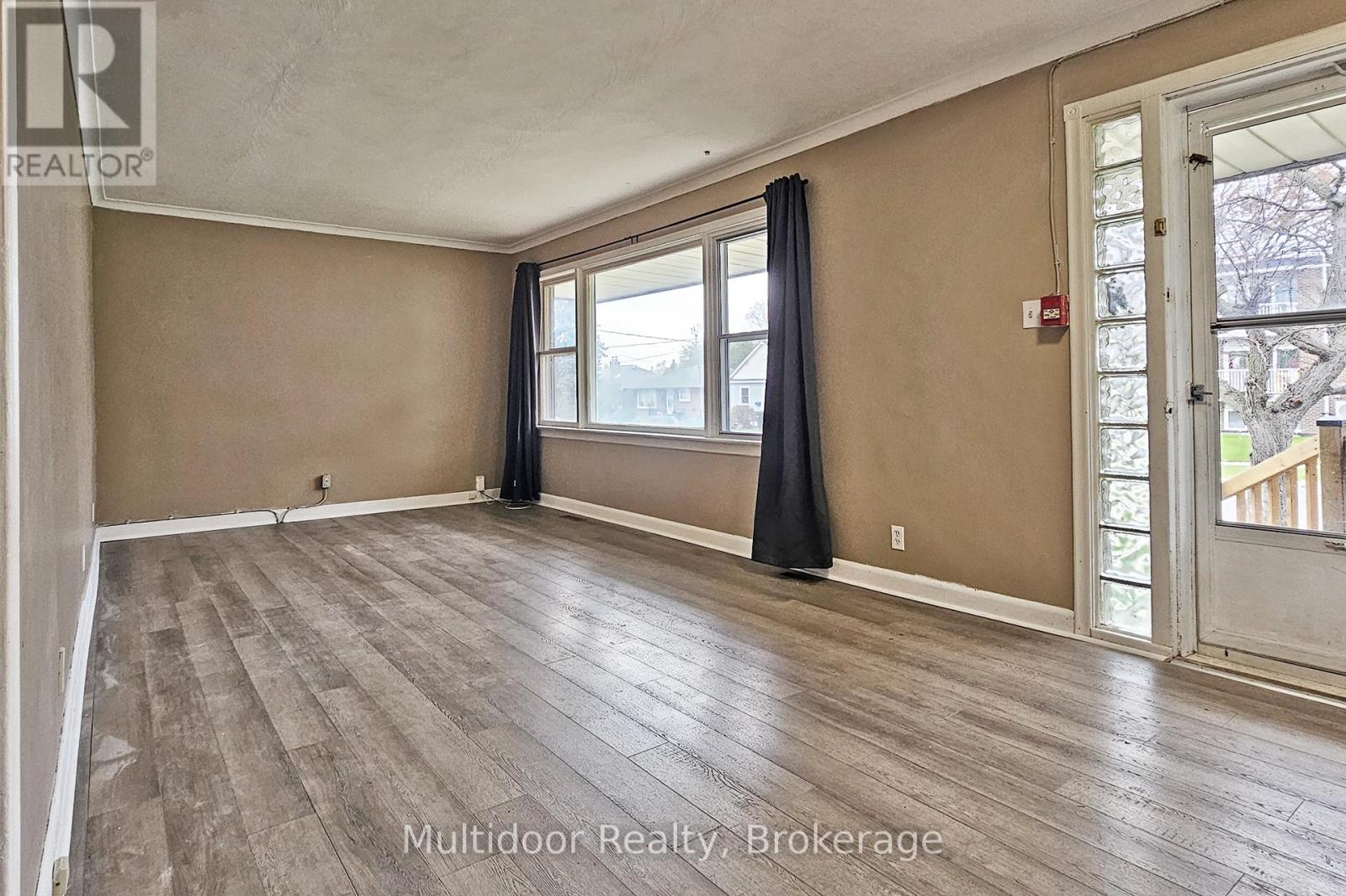 Main - 320 Elgin Street W, Oshawa, Ontario  L1J 2P3 - Photo 5 - E12549954