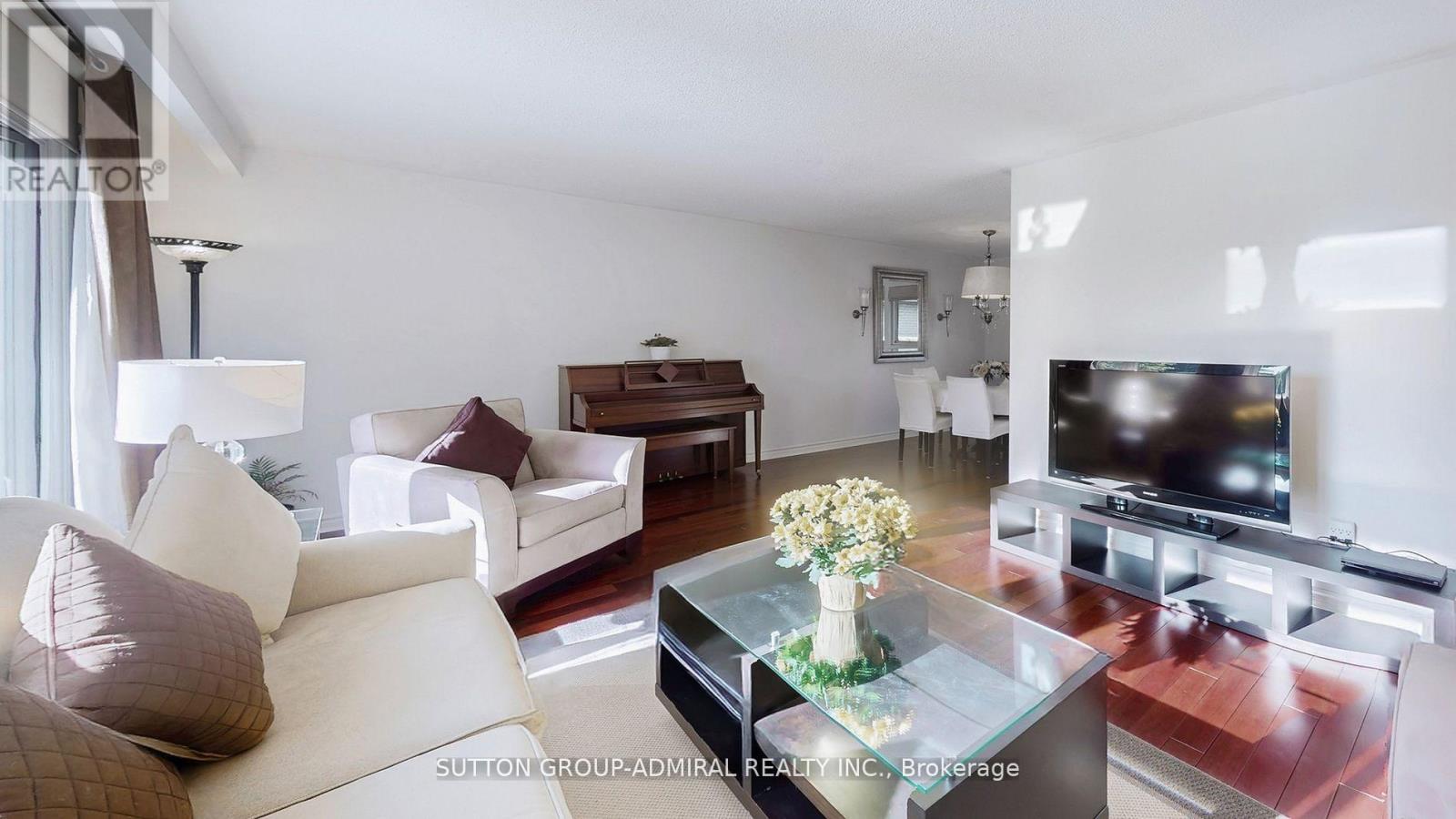 62 Shieldmark Crescent, Markham, Ontario  L3T 3T5 - Photo 9 - N12549944