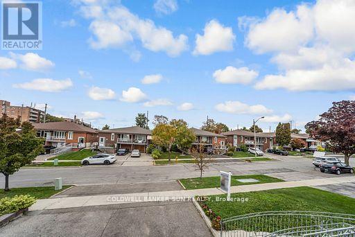 69 Songwood Drive, Toronto, Ontario  M9M 1X4 - Photo 18 - W12549932