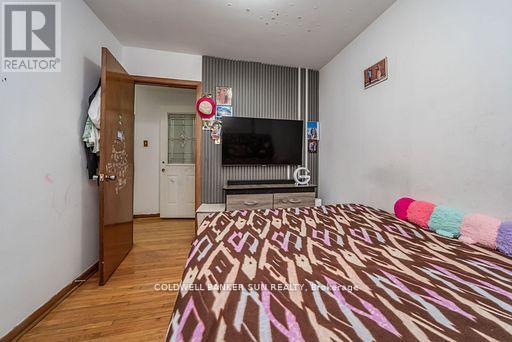 69 Songwood Drive, Toronto, Ontario  M9M 1X4 - Photo 20 - W12549932