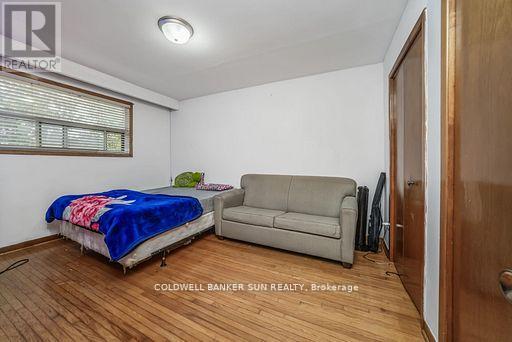 69 Songwood Drive, Toronto, Ontario  M9M 1X4 - Photo 21 - W12549932