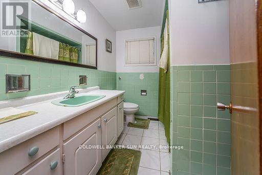 69 Songwood Drive, Toronto, Ontario  M9M 1X4 - Photo 24 - W12549932