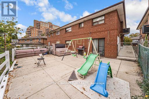 69 Songwood Drive, Toronto, Ontario  M9M 1X4 - Photo 41 - W12549932