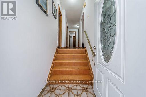 69 Songwood Drive, Toronto, Ontario  M9M 1X4 - Photo 6 - W12549932