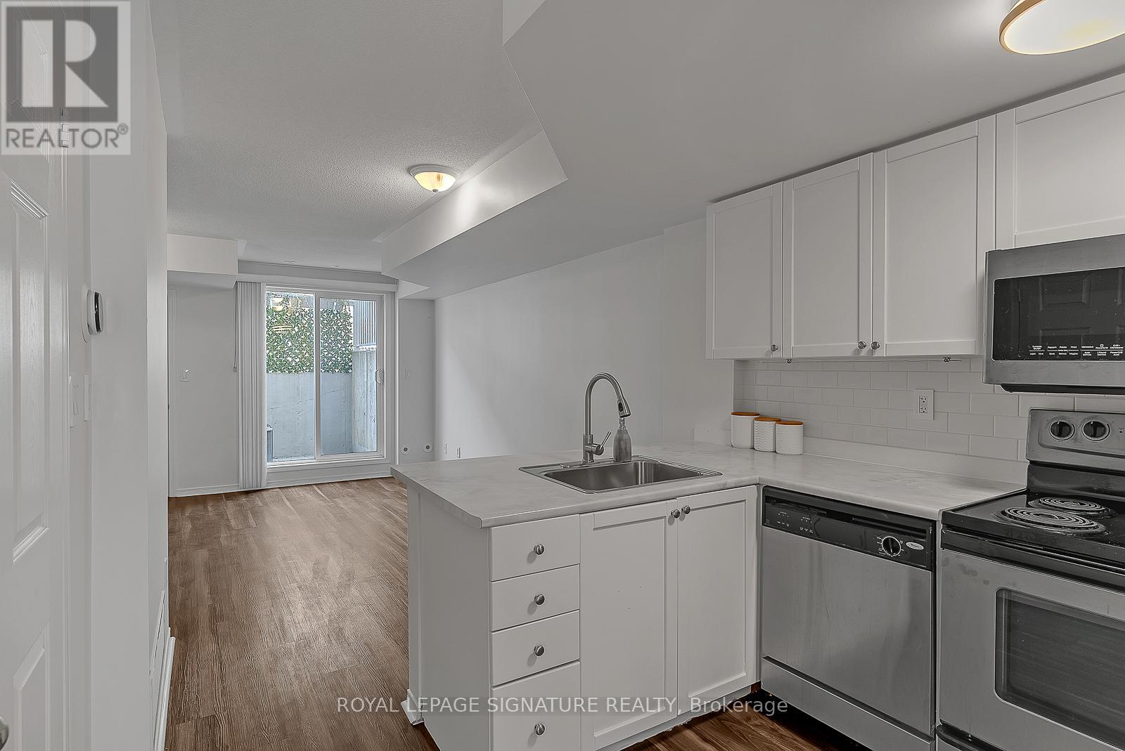 82 - 60 Turntable Crescent, Toronto, Ontario  M6H 4K9 - Photo 3 - W12549940