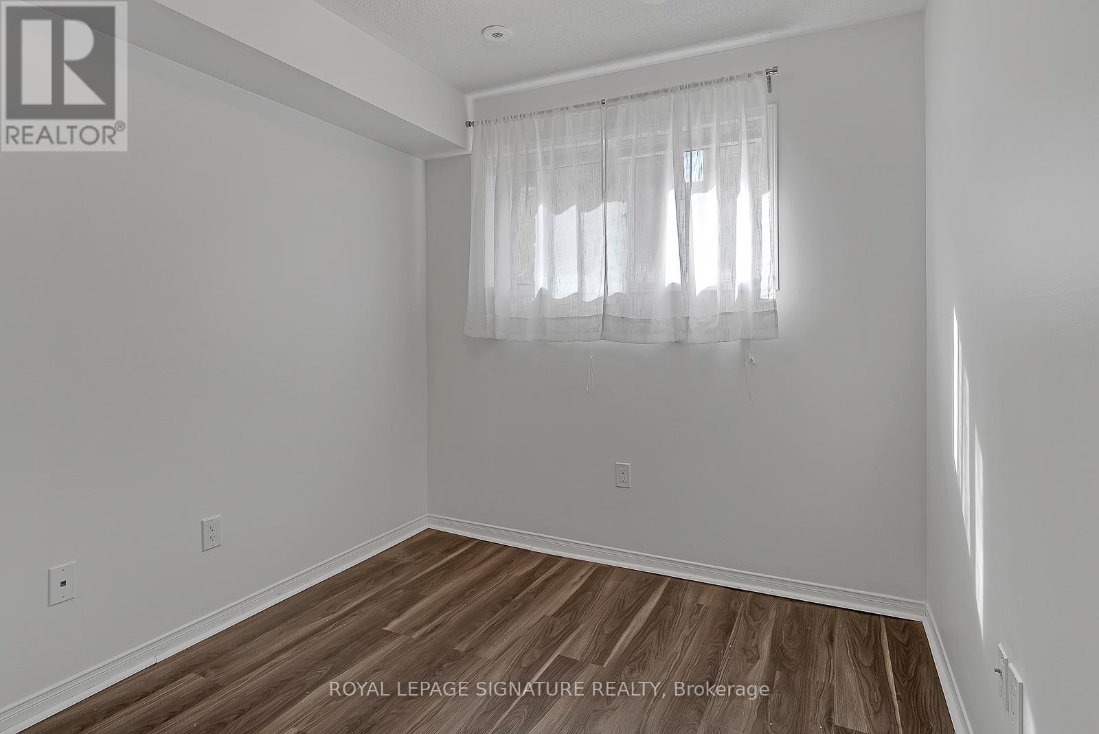 82 - 60 Turntable Crescent, Toronto, Ontario  M6H 4K9 - Photo 5 - W12549940