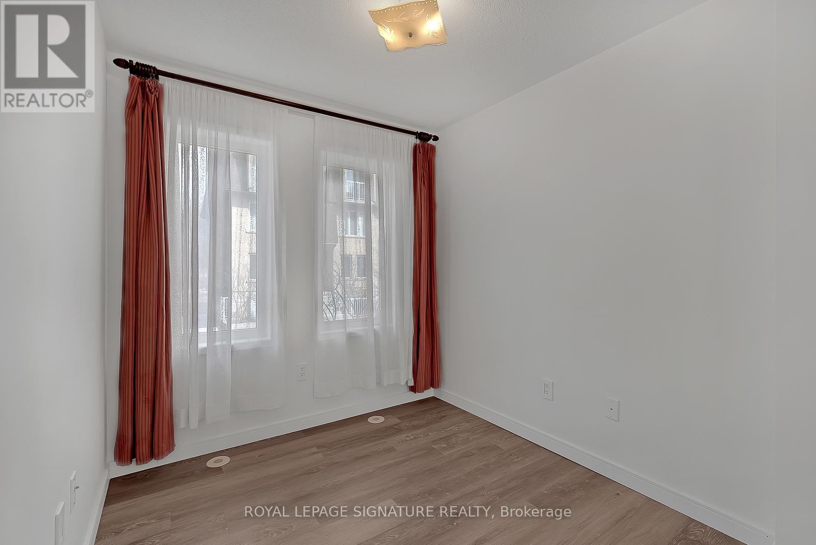 82 - 60 Turntable Crescent, Toronto, Ontario  M6H 4K9 - Photo 9 - W12549940