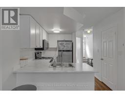 82 - 60 TURNTABLE CRESCENT, Toronto, Ontario