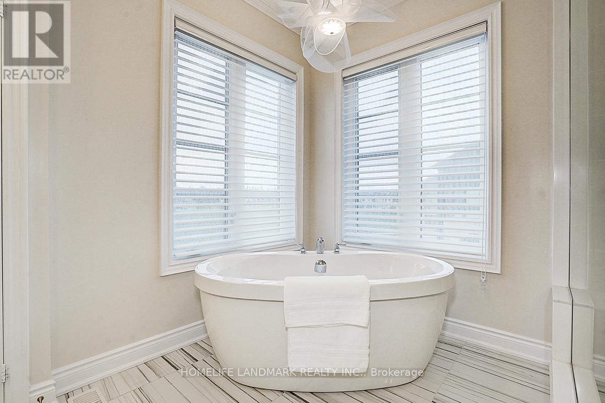 1301 Felicity Gardens, Oakville, Ontario L6M 5L6 - Photo 17 - W12549942