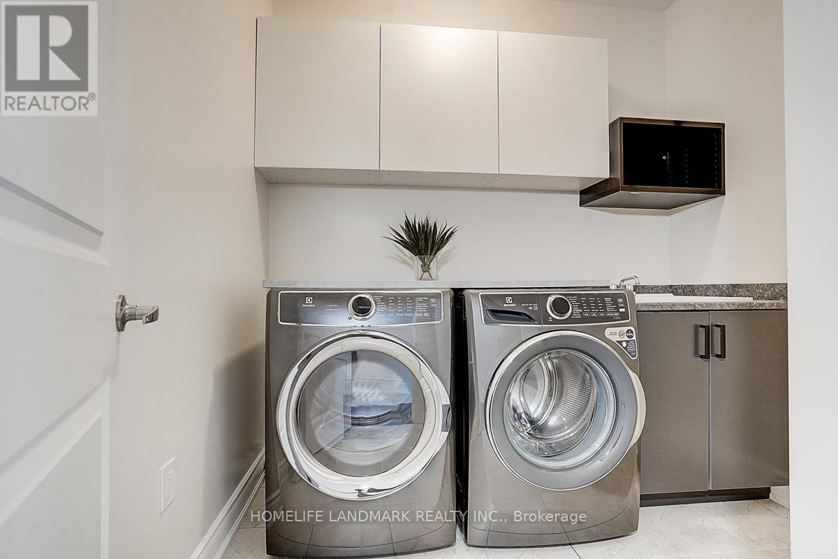 1301 Felicity Gardens, Oakville, Ontario L6M 5L6 - Photo 23 - W12549942