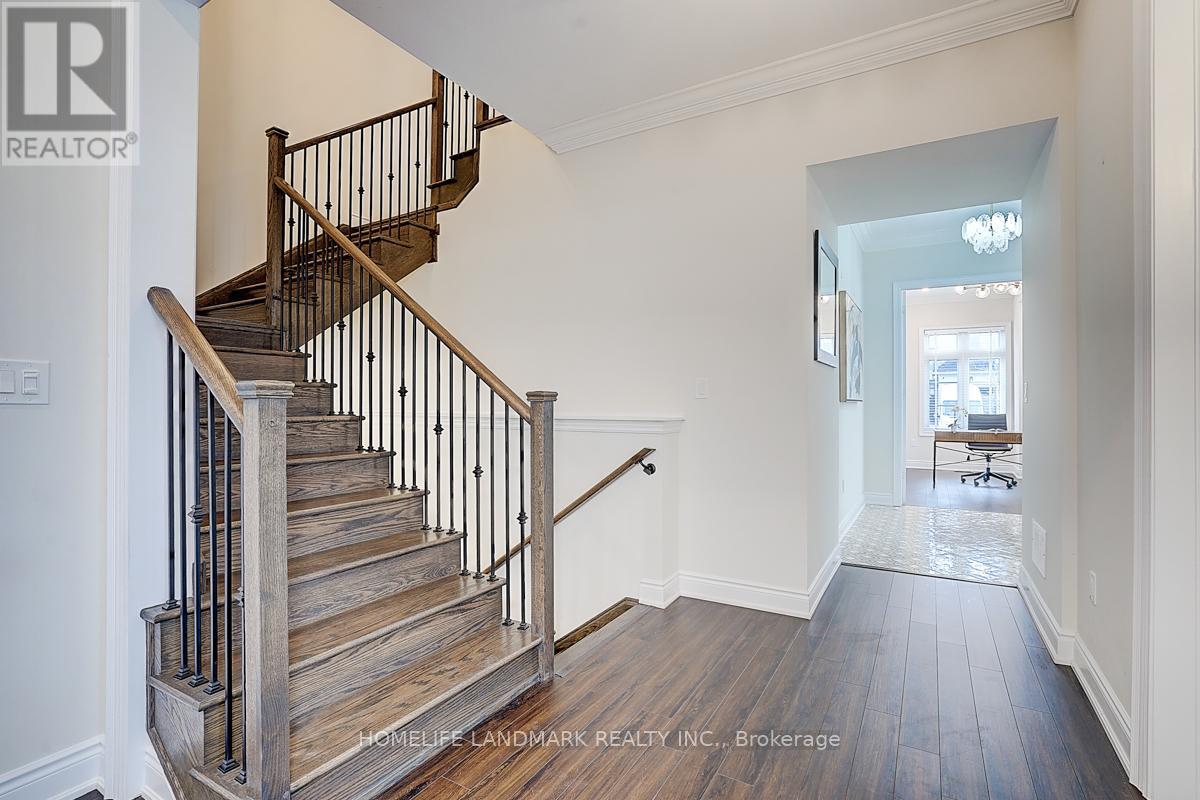 1301 Felicity Gardens, Oakville, Ontario L6M 5L6 - Photo 4 - W12549942