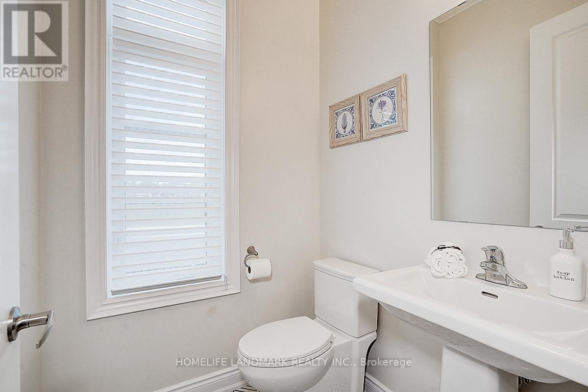 1301 Felicity Gardens, Oakville, Ontario L6M 5L6 - Photo 5 - W12549942