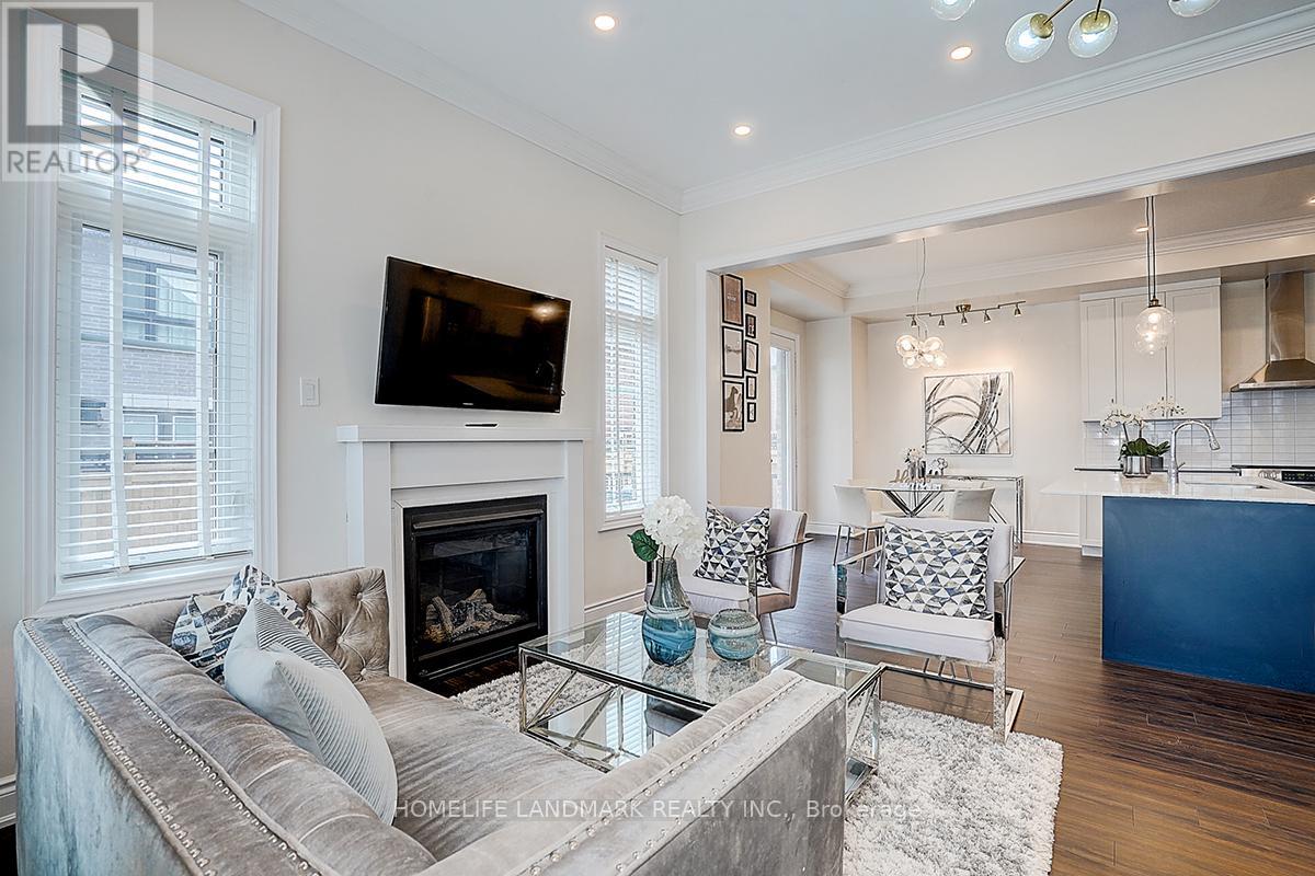 1301 Felicity Gardens, Oakville, Ontario L6M 5L6 - Photo 9 - W12549942