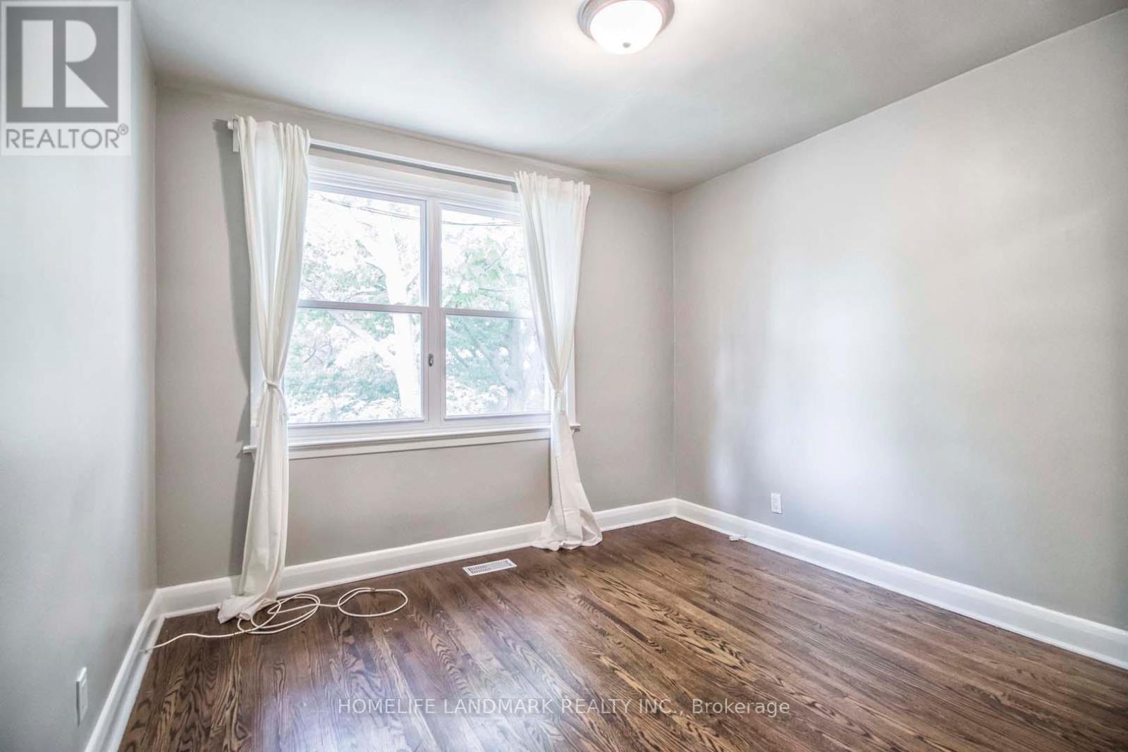 Upper - 66 Queensbury Avenue, Toronto, Ontario  M1N 2X7 - Photo 15 - E12549974