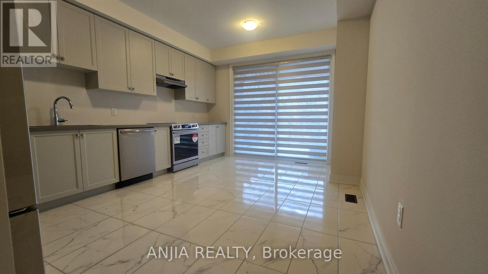 2908 Whites Road, Pickering, Ontario L1X 2R5 - Photo 12 - E12549986