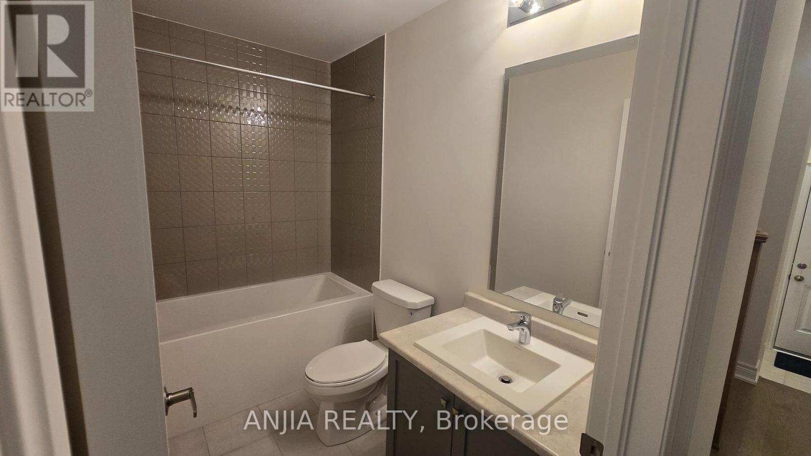 2908 Whites Road, Pickering, Ontario L1X 2R5 - Photo 5 - E12549986