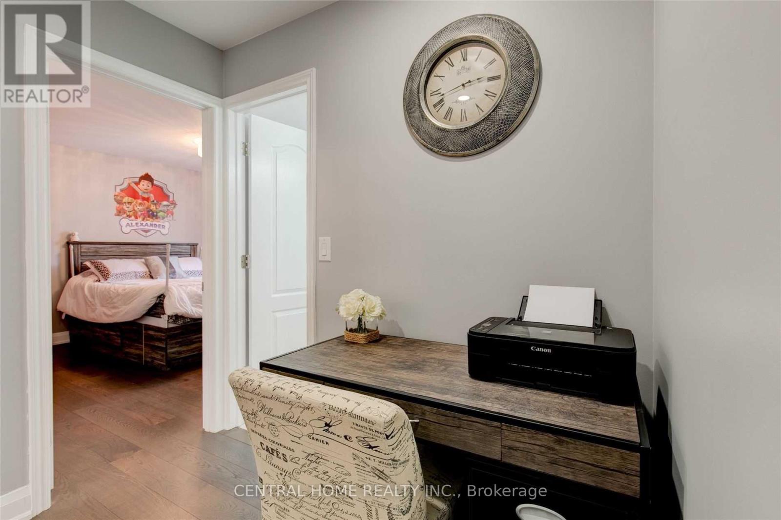 72 Eastman Crescent, Newmarket, Ontario L3Y 5S2 - Photo 11 - N12549970