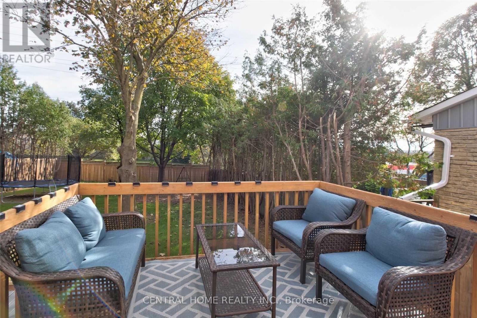 72 Eastman Crescent, Newmarket, Ontario L3Y 5S2 - Photo 14 - N12549970