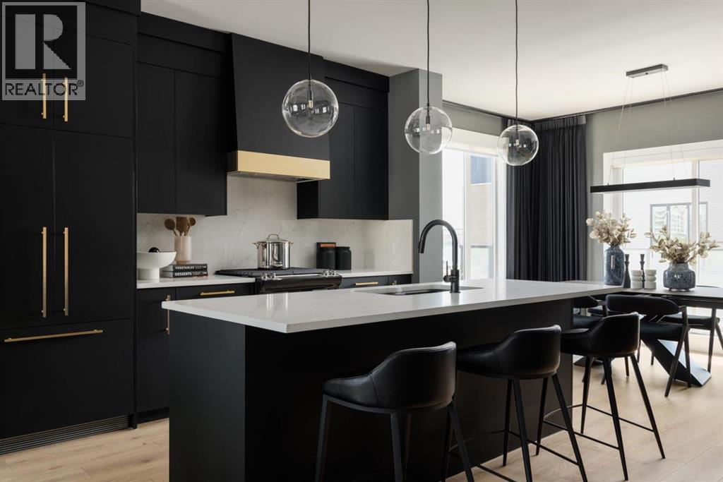 8163 8 Avenue Sw, Calgary, Alberta  T3H 6B1 - Photo 2 - A2256252