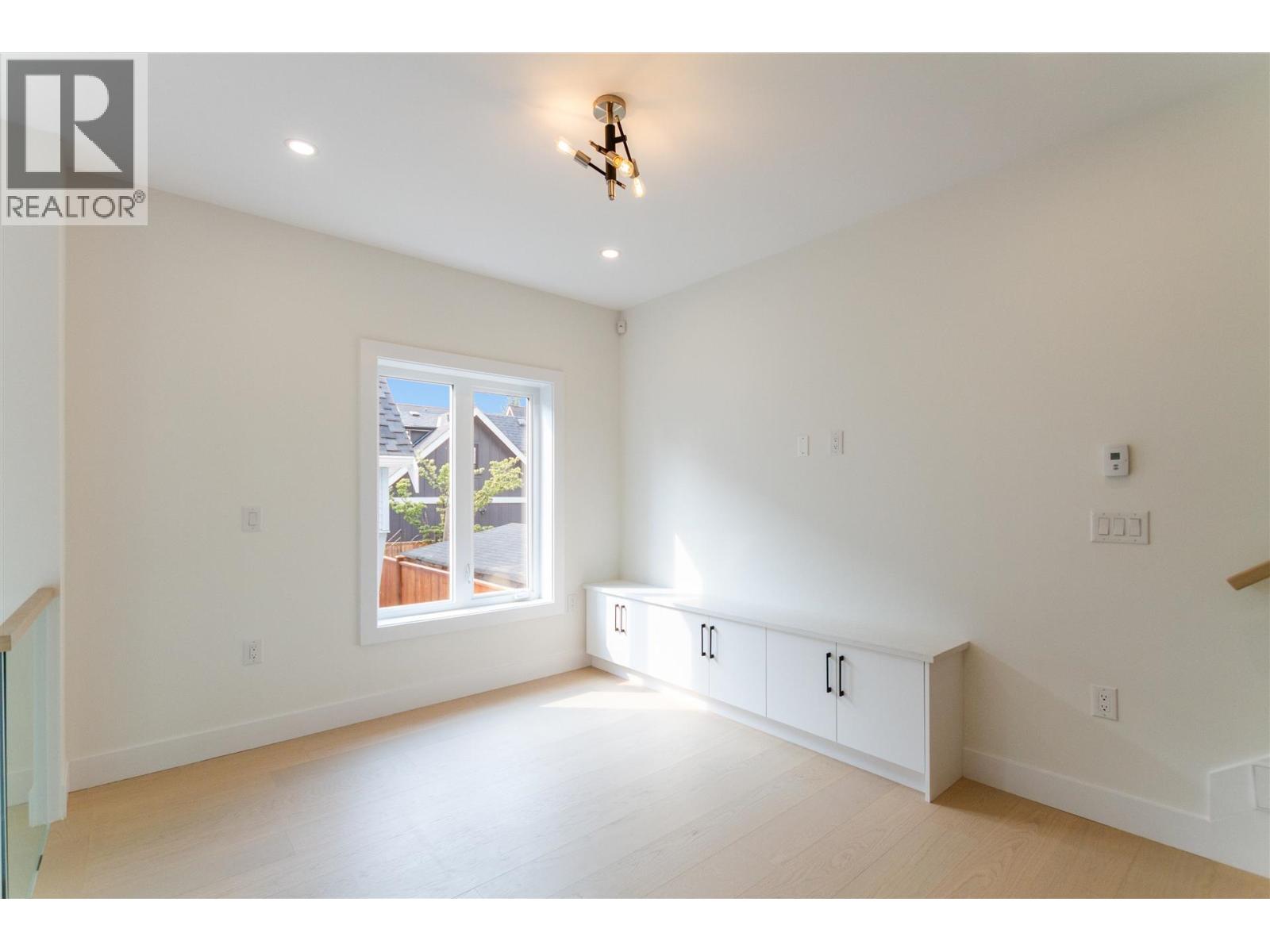 1924 William Street, Vancouver, British Columbia  V5L 2R8 - Photo 10 - R3042430