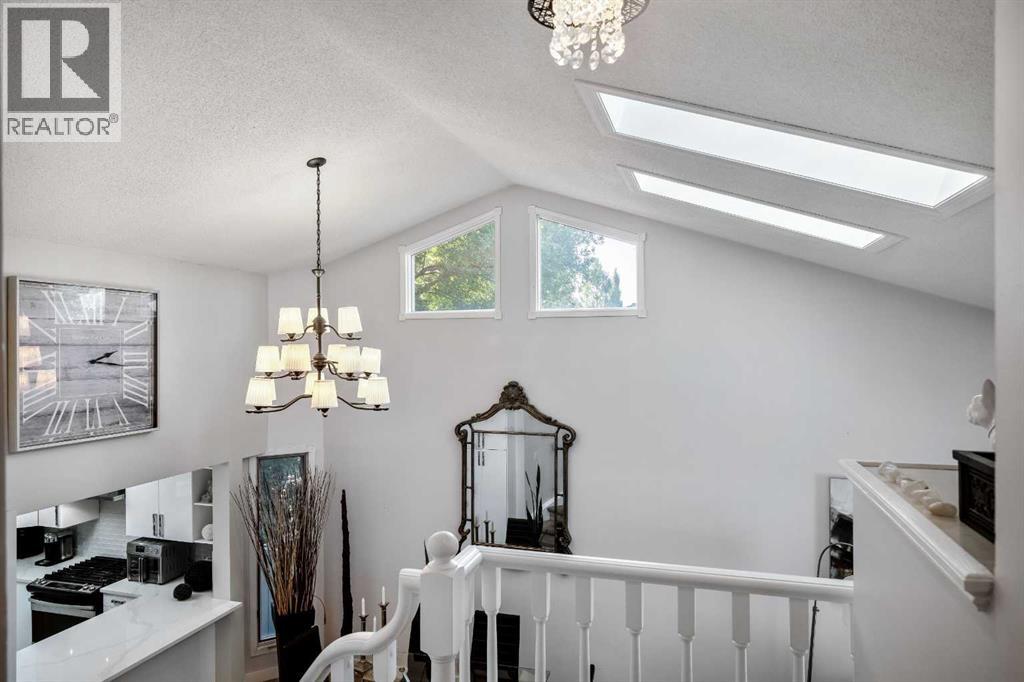 6 Castle Place, Cochrane, Alberta  T4C 1G4 - Photo 19 - A2263704