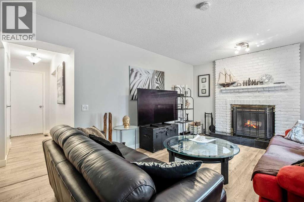 6 Castle Place, Cochrane, Alberta  T4C 1G4 - Photo 32 - A2263704